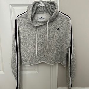 HOLLISTER CALIFORNIA - Girls grey cropped hoodie - Size : Extra Small.